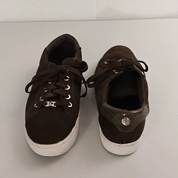 Liz Claiborne 9 Olive Vegan Suede Tennis Shoes Gold & Patent Accents Athleisure - Picture 1 of 11